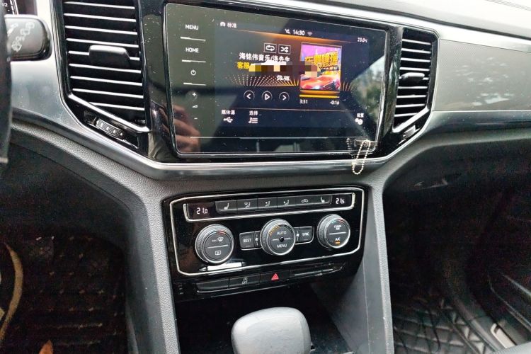Used Volkswagen Teramont 2020 Revised Version 380TSI Four-Wheel Drive Luxury Edition Audio And AC Panel