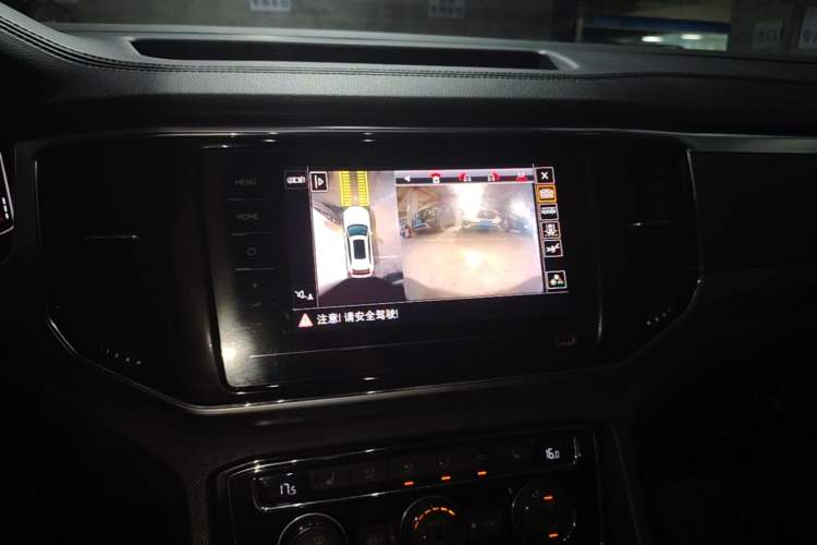 Used Volkswagen Teramont 2020 Revised Version 380TSI Four-Wheel Drive Luxury Edition Audio And AC Panel