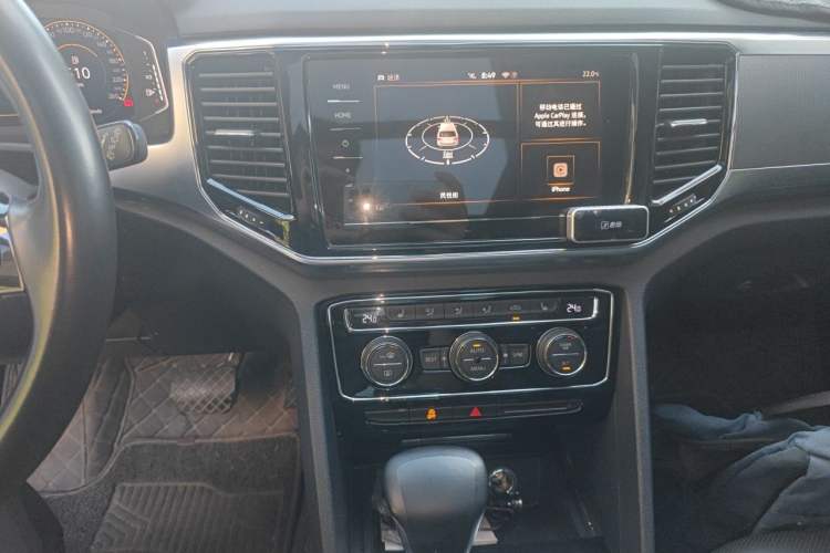 Used Volkswagen Teramont 2020 Revised Version 380TSI Four-Wheel Drive Luxury Edition Audio And AC Panel