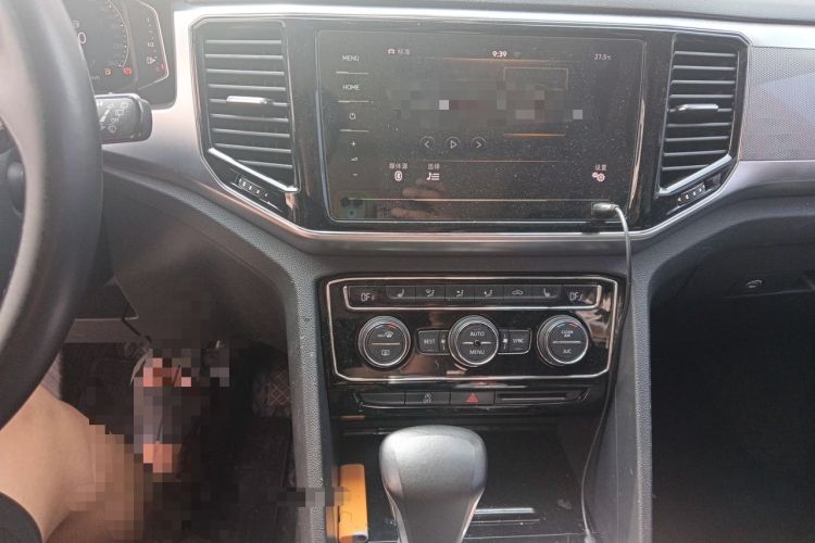 Used Volkswagen Teramont 2020 Revised Version 380TSI Four-Wheel Drive Luxury Edition Audio And AC Panel