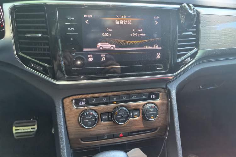 Used Volkswagen Teramont 2020 Revised Version 380TSI Four-Wheel Drive Luxury Edition Audio And AC Panel