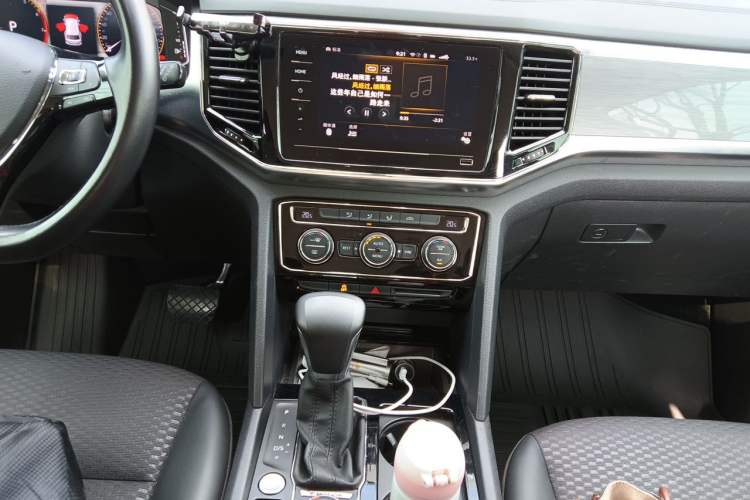 Used Volkswagen Teramont 2020 Revised Version 380TSI Four-Wheel Drive Comfort Edition Audio And AC Panel