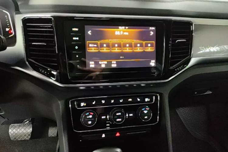 Used Volkswagen Teramont 2020 330TSI Two-Wheel-Drive Luxury Edition China VI Standard Audio And AC Panel