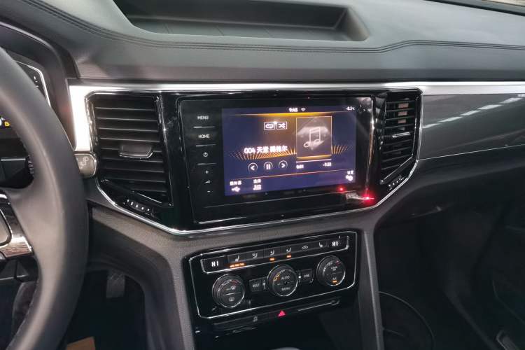Used Volkswagen Teramont 2020 Revised Version 330TSI Two-Wheel Drive Luxury Edition Audio And AC Panel
