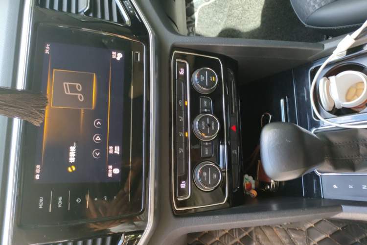 Used Volkswagen Teramont 2020 Revised Version 380TSI Four-Wheel Drive Comfort Edition Audio And AC Panel