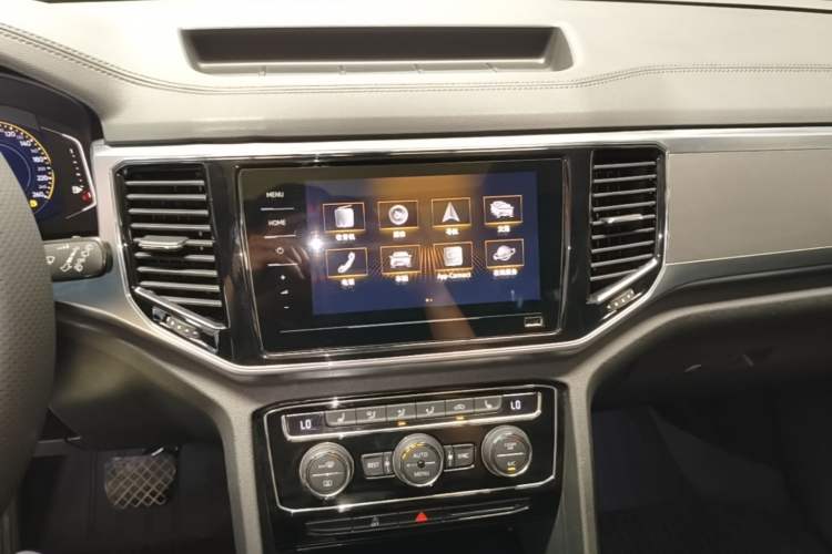 Used Volkswagen Teramont 2020 330TSI Two-Wheel-Drive Luxury Edition China VI Standard Audio And AC Panel