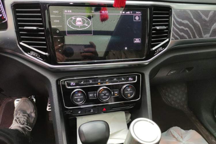 Used Volkswagen Teramont 2020 Revised Version 380TSI Four-Wheel Drive Flagship Edition Audio And AC Panel