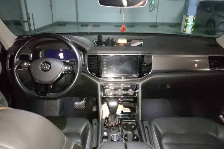 Used Volkswagen Teramont 2020 Revised Version 380TSI Four-Wheel Drive Luxury Edition Center Console