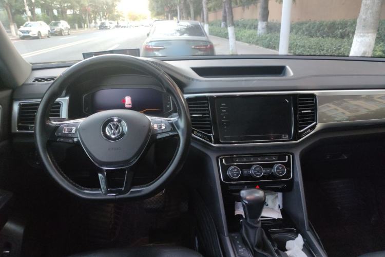 Used Volkswagen Teramont 2020 380TSI Four-Wheel Drive Luxury Version China VI Standard Center Console