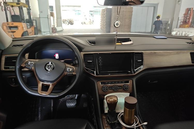 Used Volkswagen Teramont 2020 530 V6 Four-Wheel Drive Luxury Version China VI Standard Center Console