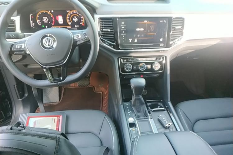 Used Volkswagen Teramont 2020 330TSI Two-Wheel-Drive Luxury Edition China VI Standard Center Console