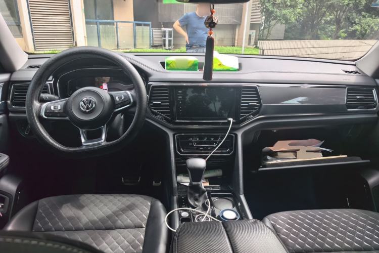 Used Volkswagen Teramont 2020 380TSI Four-Wheel Drive Luxury Version China VI Standard Center Console