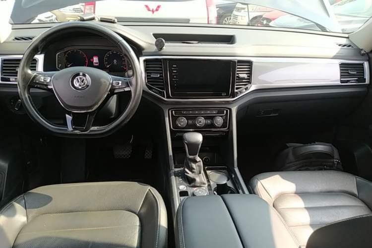 Used Volkswagen Teramont 2020 380TSI Four-Wheel Drive Luxury Version China VI Standard Center Console