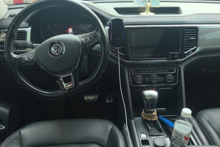 Used Volkswagen Teramont 2020 380TSI Four-Wheel Drive Luxury Version China VI Standard Center Console