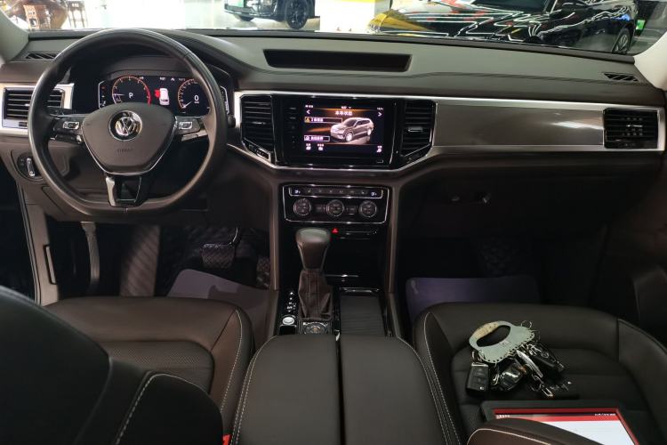 Used Volkswagen Teramont 2020 Revised Version 380TSI Four-Wheel Drive Luxury Edition Center Console