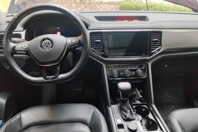 Used Volkswagen Teramont 2020 Revised Version 380TSI Four-Wheel Drive Luxury Edition Center Console