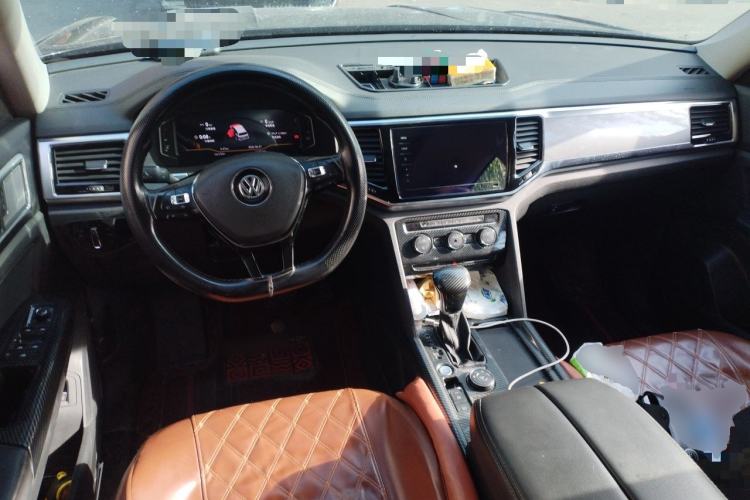 Used Volkswagen Teramont 2020 Revised Version 380TSI Four-Wheel Drive Luxury Edition Center Console