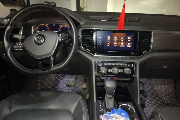 Used Volkswagen Teramont 2020 Revised Version 330TSI Two-Wheel Drive Luxury Edition Center Console
