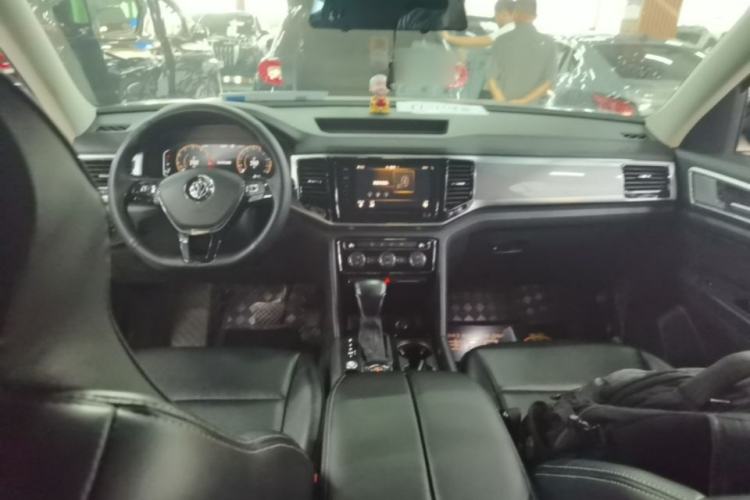 Used Volkswagen Teramont 2020 Revised Version 380TSI Four-Wheel Drive Comfort Edition Center Console