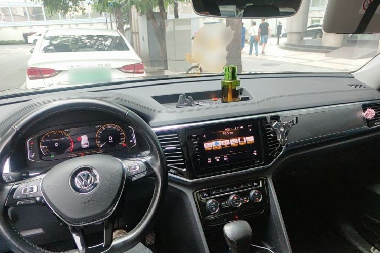Used Volkswagen Teramont 2020 330TSI Two-Wheel-Drive Luxury Edition China VI Standard Center Console