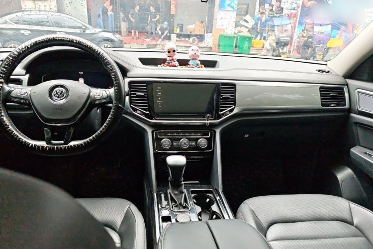 Used Volkswagen Teramont 2020 Revised Version 380TSI Four-Wheel Drive Luxury Edition Center Console