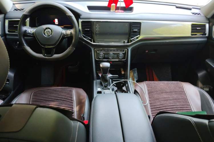 Used Volkswagen Teramont 2020 380TSI Four-Wheel Drive Luxury Version China VI Standard Center Console