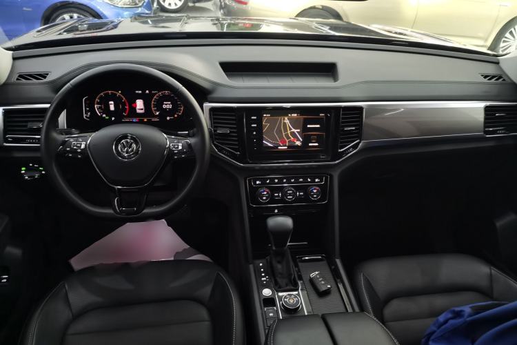 Used Volkswagen Teramont 2020 Revised Version 380TSI Four-Wheel Drive Luxury Edition Center Console