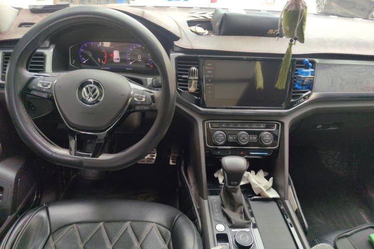 Used Volkswagen Teramont 2020 530 V6 Four-Wheel Drive Prestige Flagship Edition China VI Standard Center Console