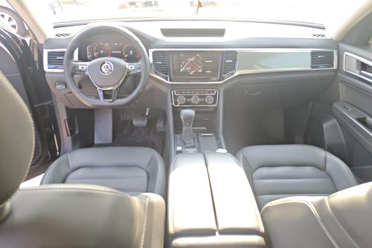 Used Volkswagen Teramont 2020 Revised Version 530 V6 Four-Wheel Drive Luxury Edition Center Console