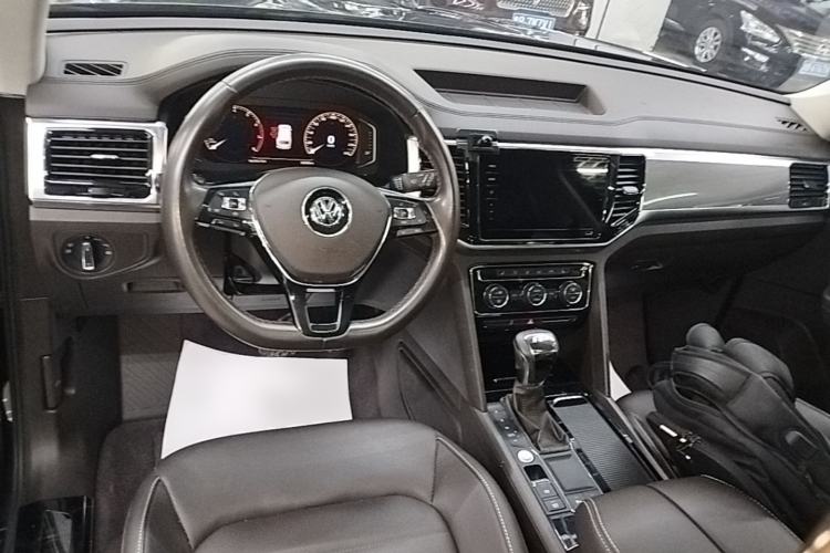 Used Volkswagen Teramont 2020 330TSI Two-Wheel-Drive Luxury Edition China VI Standard Center Console