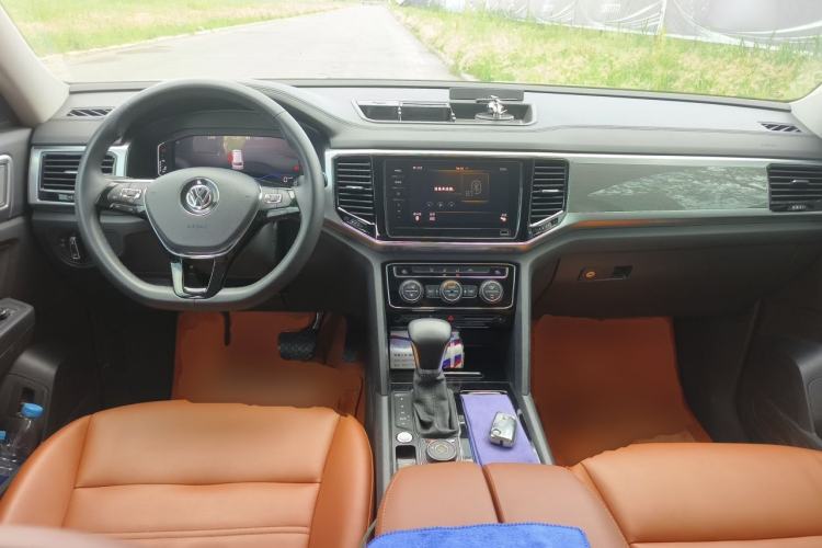 Used Volkswagen Teramont 2020 Revised Version 380TSI Four-Wheel Drive Comfort Edition Center Console