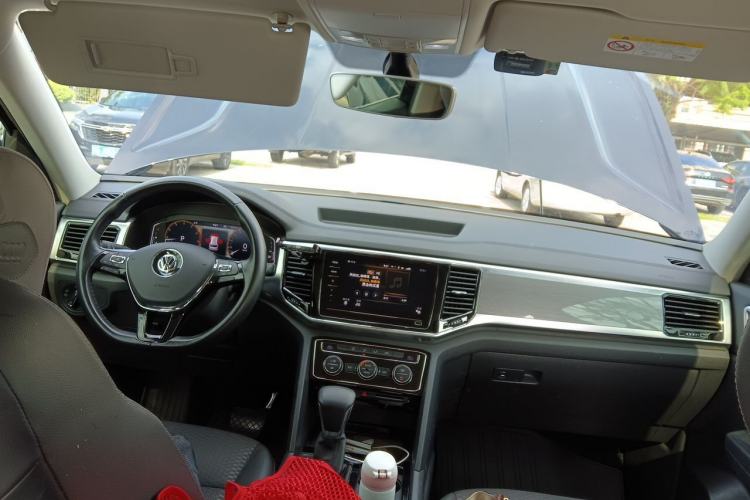 Used Volkswagen Teramont 2020 Revised Version 380TSI Four-Wheel Drive Comfort Edition Center Console