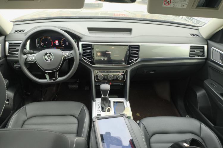 Used Volkswagen Teramont 2020 330TSI Two-Wheel-Drive Luxury Edition China VI Standard Center Console