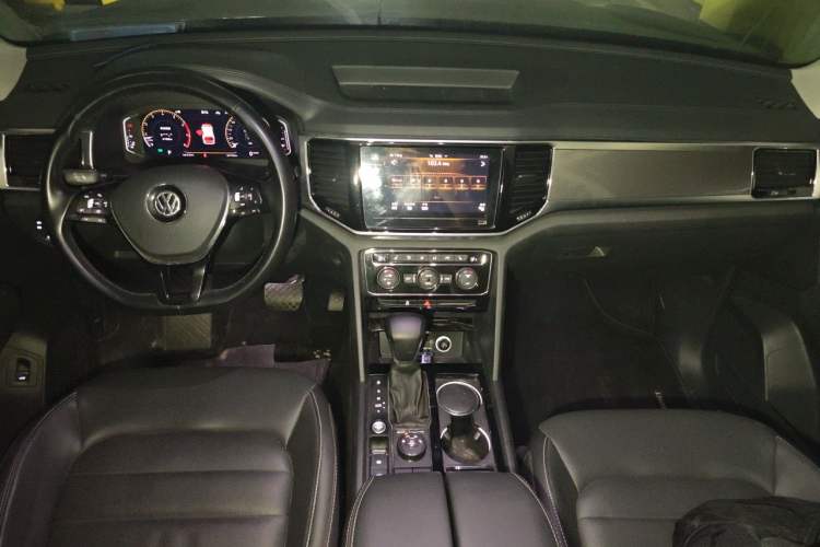 Used Volkswagen Teramont 2020 Revised Version 380TSI Four-Wheel Drive Luxury Edition Center Console