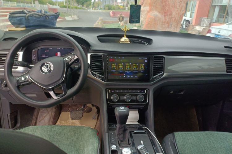 Used Volkswagen Teramont 2020 Revised Version 380TSI Four-Wheel Drive Luxury Edition Center Console