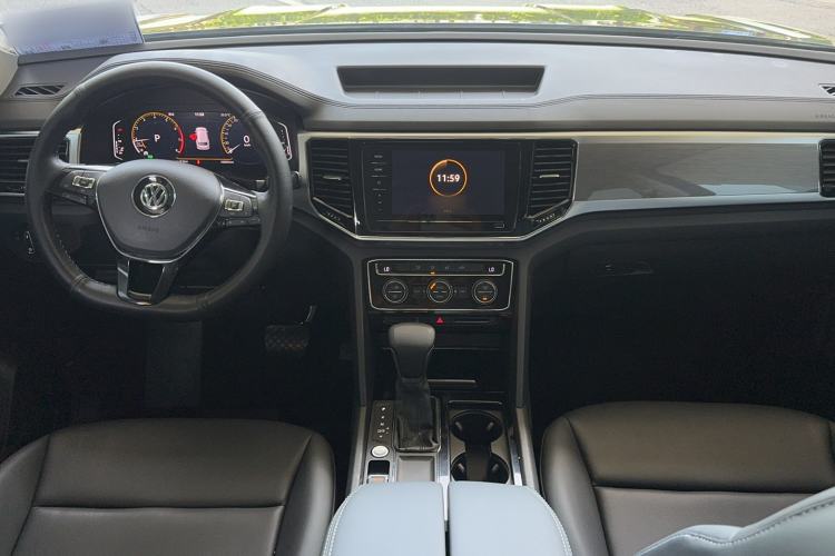 Used Volkswagen Teramont 2020 Revised Version 330TSI Two-Wheel Drive Comfort Edition Center Console