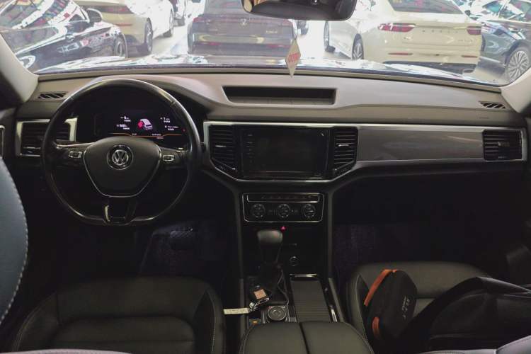 Used Volkswagen Teramont 2020 380TSI Four-Wheel Drive Luxury Version China VI Standard Center Console