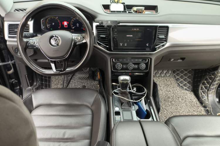 Used Volkswagen Teramont 2020 330TSI Two-Wheel-Drive Luxury Edition China VI Standard Center Console