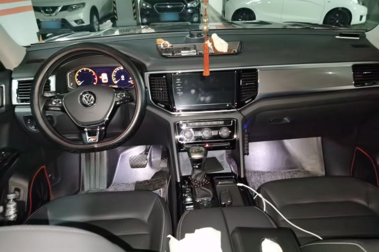Used Volkswagen Teramont 2020 380TSI Four-Wheel Drive Luxury Version China VI Standard Center Console