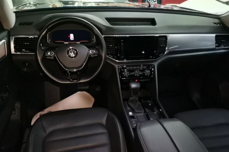 Used Volkswagen Teramont 2020 330TSI Two-Wheel-Drive Luxury Edition China VI Standard Center Console