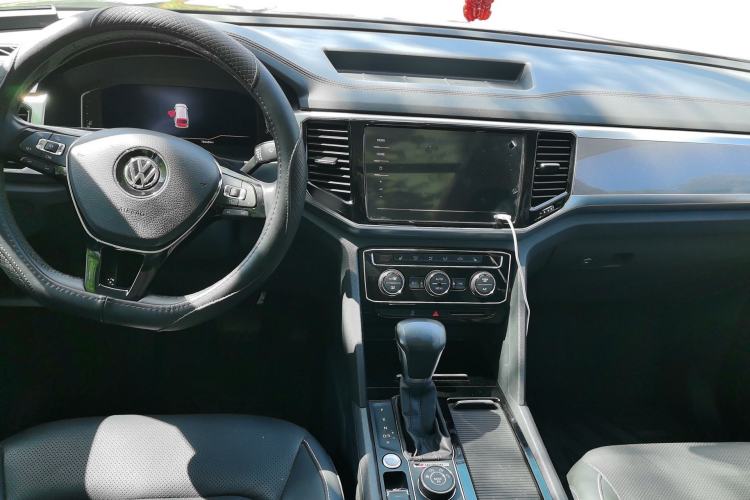 Used Volkswagen Teramont 2020 380TSI Four-Wheel Drive Luxury Version China VI Standard Center Console