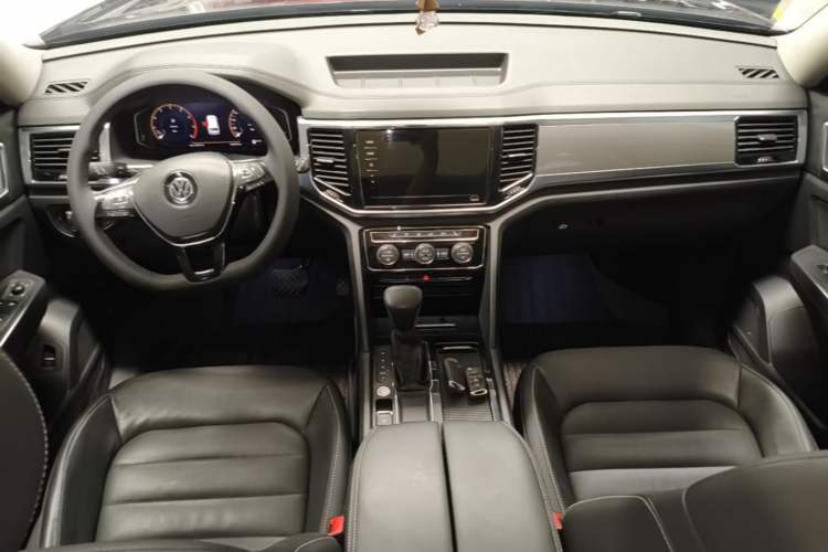 Used Volkswagen Teramont 2020 330TSI Two-Wheel-Drive Luxury Edition China VI Standard Center Console