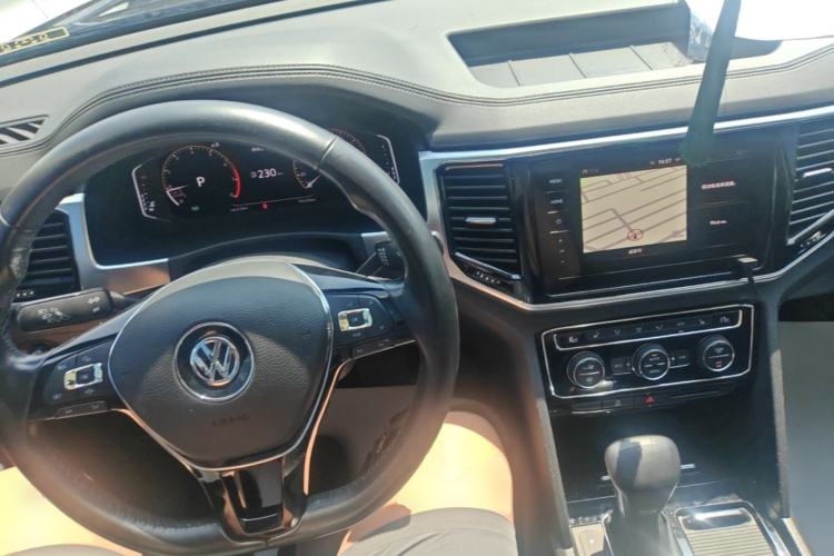 Used Volkswagen Teramont 2020 530 V6 Four-Wheel Drive Luxury Version China VI Standard Center Console