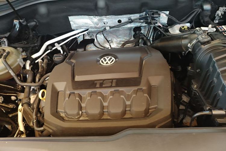 Used Volkswagen Teramont 2020 Revised Version 330TSI Two-Wheel Drive Luxury Edition Engine Bay