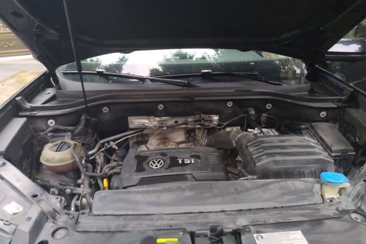 Used Volkswagen Teramont 2020 380TSI Four-Wheel Drive Luxury Version China VI Standard Engine Bay