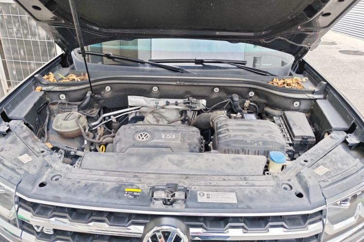 Used Volkswagen Teramont 2020 380TSI Four-Wheel Drive Comfort Edition China VI Standard Engine Bay