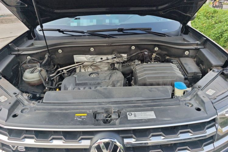 Used Volkswagen Teramont 2020 330TSI Two-Wheel-Drive Luxury Edition China VI Standard Engine Bay