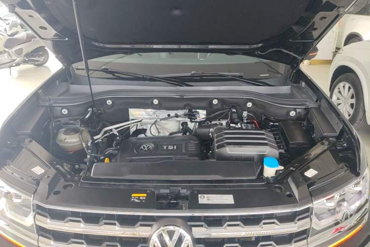 Used Volkswagen Teramont 2020 Revised Version 380TSI Four-Wheel Drive Luxury Edition Engine Bay