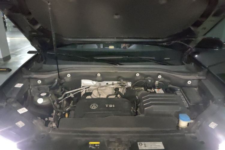 Used Volkswagen Teramont 2020 Revised Version 380TSI Four-Wheel Drive Luxury Edition Engine Bay
