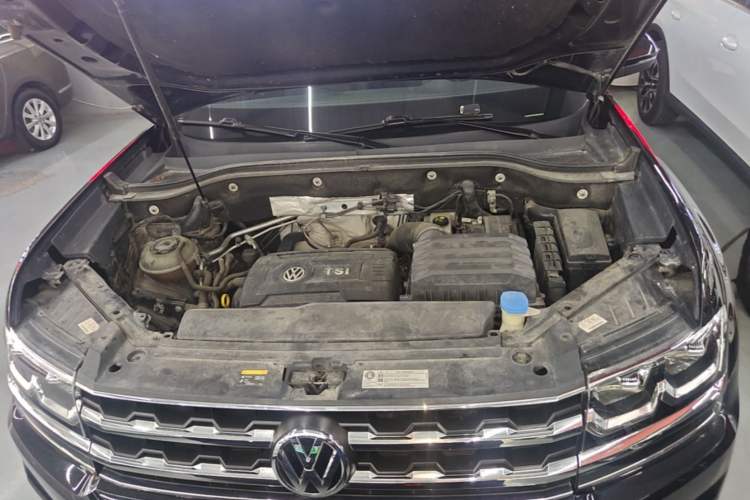 Used Volkswagen Teramont 2020 Revised Version 380TSI Four-Wheel Drive Luxury Edition Engine Bay